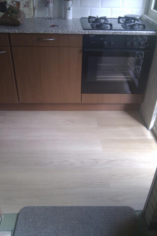 Laminaat gelegd in keuken vloer